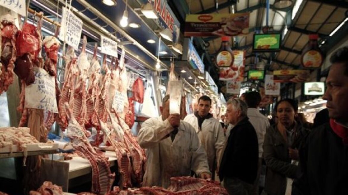 Unknown women gave €50,000 in Varvakeios central meat market!